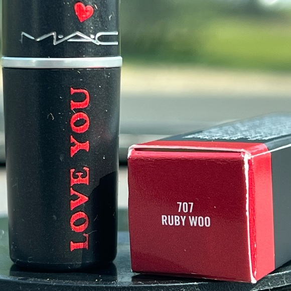I LOVE YOU MAC Retro Matte Lipstick RUBY WOO - Picture 4 of 13